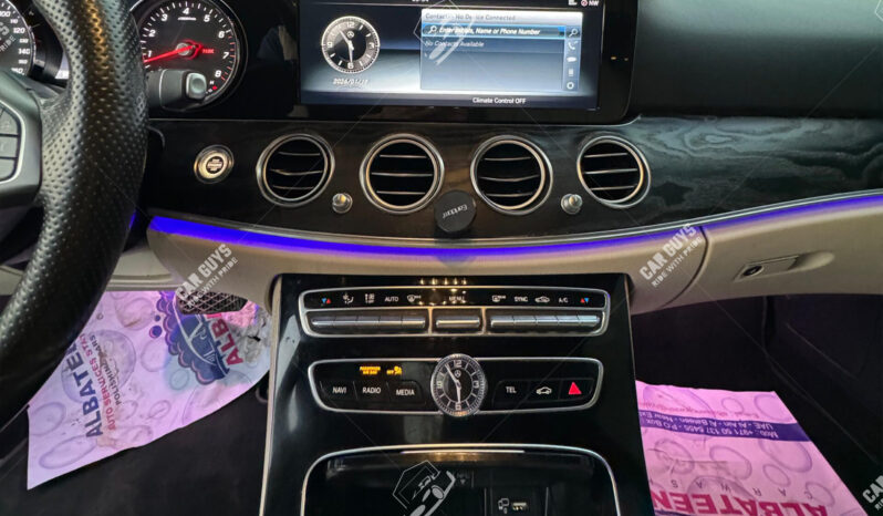 
								Used Mercedes-Benz E300 full									