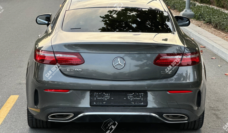 
								Used Mercedes-Benz E200 full									