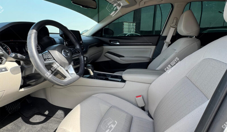 
								Used Nissan Altima SV full									