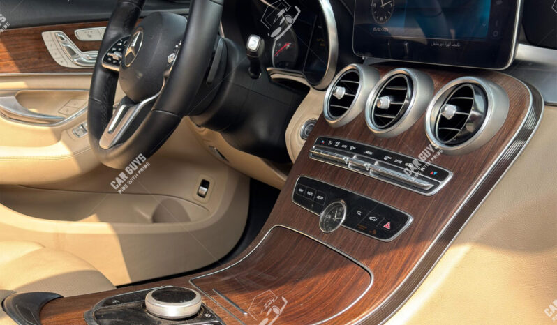 
								Used Mercedes-Benz C300 full									