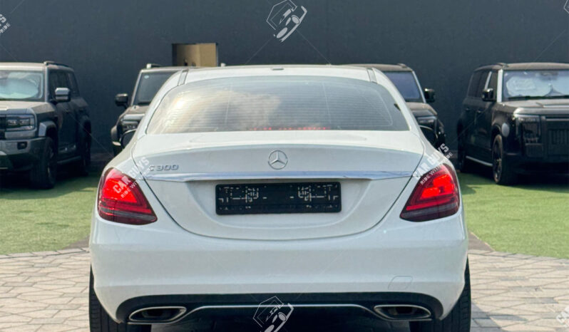 
								Used Mercedes-Benz C300 full									