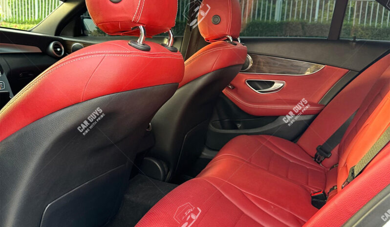 
								Used Mercedes-Benz C300 full									