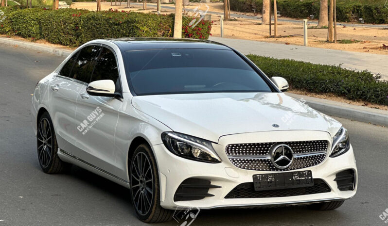 
								Used Mercedes-Benz C300 full									