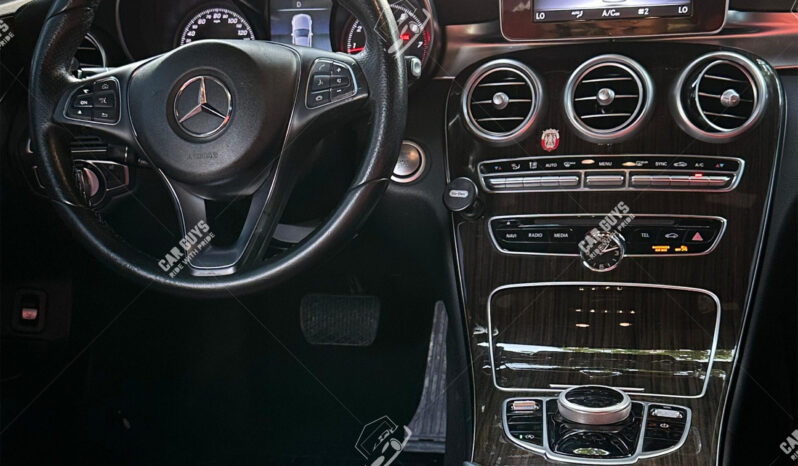 
								Used Mercedes-Benz C300 full									