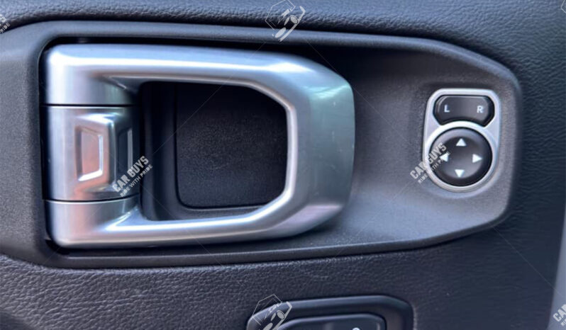 
								Used Jeep Wrangler Sahara Unlimited full									