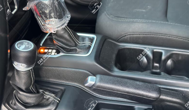 
								Used Jeep Wrangler Sahara Unlimited full									