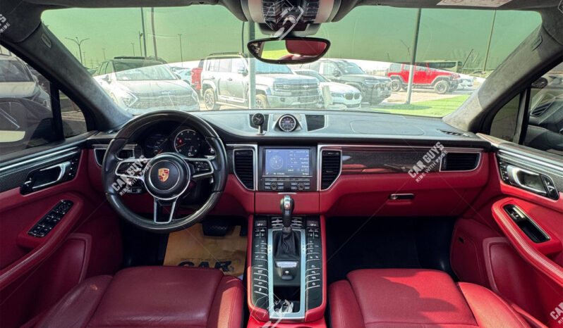 
								Used Porsche Macan Turbo full									