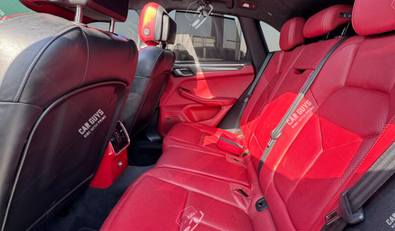 
								Used Porsche Macan Turbo full									