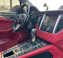 
										Used Porsche Macan Turbo full									