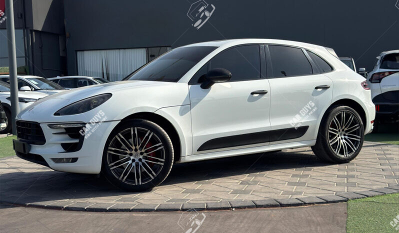 
								Used Porsche Macan Turbo full									