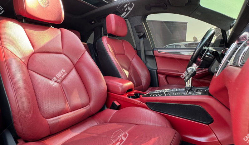 
								Used Porsche Macan Turbo full									