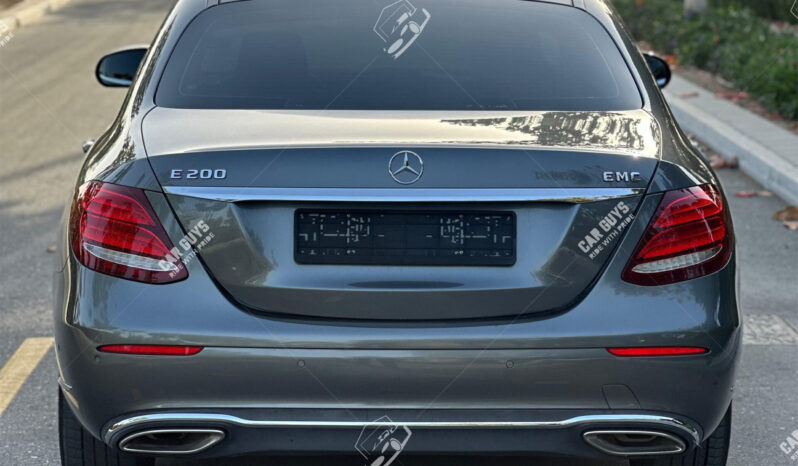 
								Used Mercedes-Benz E200 full									