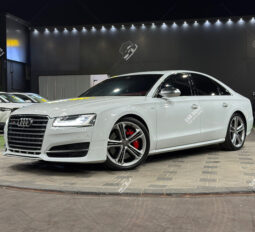 
										Used Audi S8 full									
