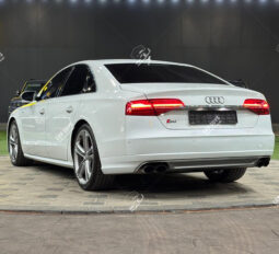 
										Used Audi S8 full									