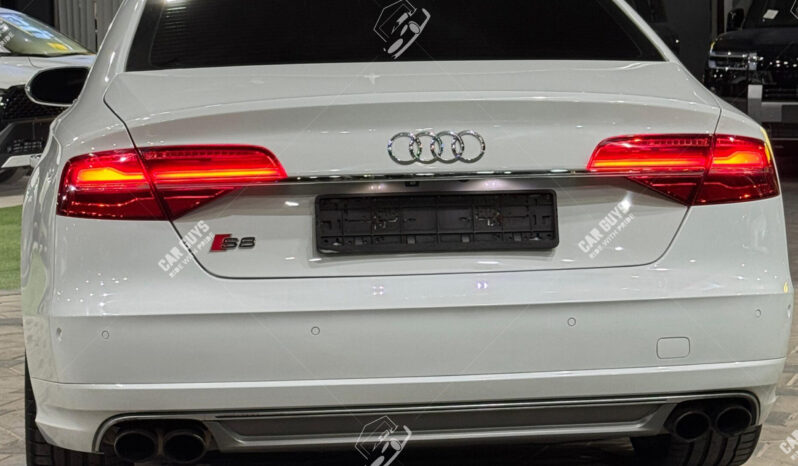 
								Used Audi S8 full									