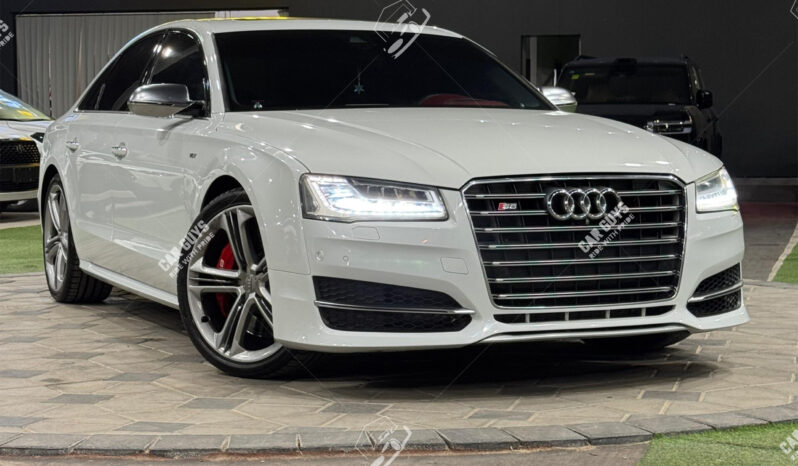 
								Used Audi S8 full									