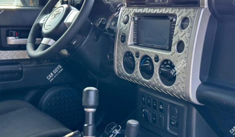 
								Used Toyota FJ Cruiser full									