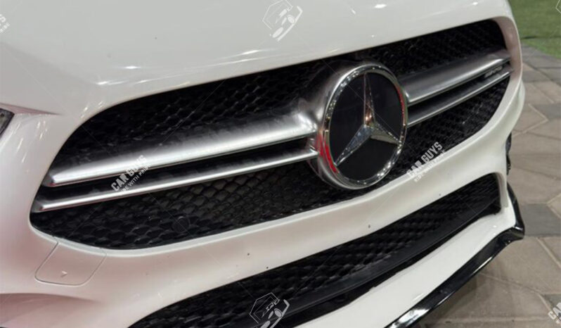 
								Used Mercedes-Benz A35 full									