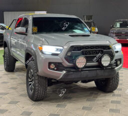 
										Used Toyota Tacoma TRD full									