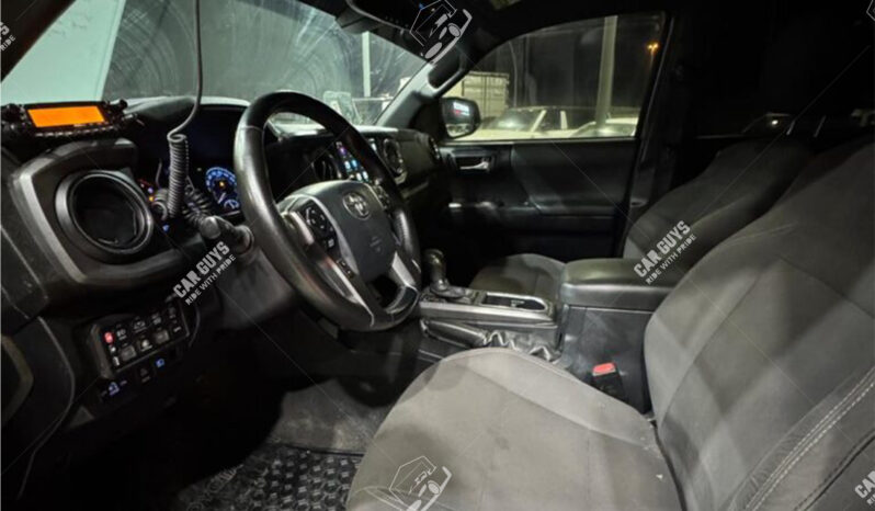 
								Used Toyota Tacoma TRD full									