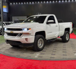 
										Used Chevrolet Silverado LT full									