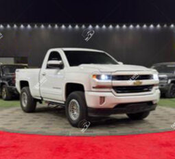 
										Used Chevrolet Silverado LT full									