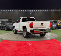 
										Used Chevrolet Silverado LT full									