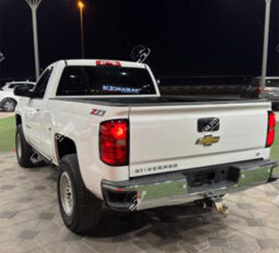 
										Used Chevrolet Silverado LT full									