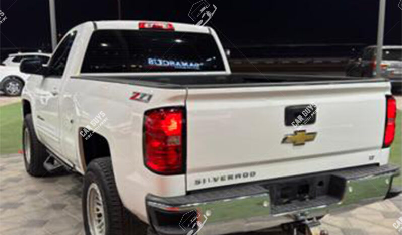 
								Used Chevrolet Silverado LT full									
