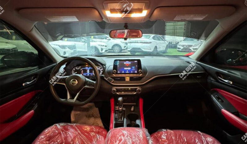 
								Used Nissan Altima full									