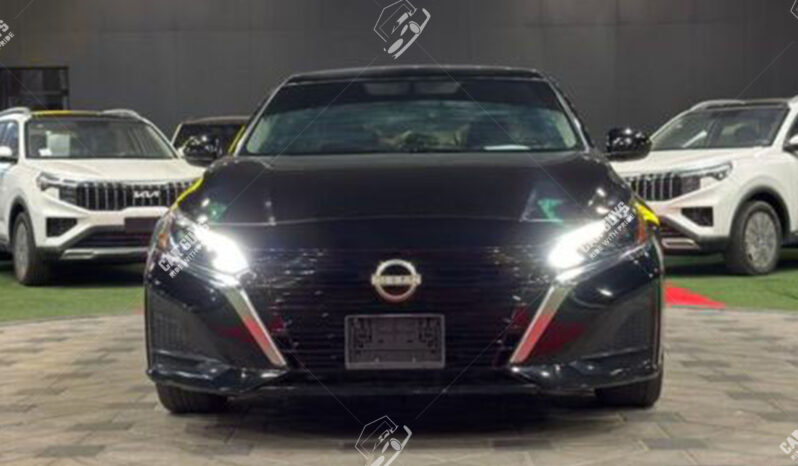 
								Used Nissan Altima full									