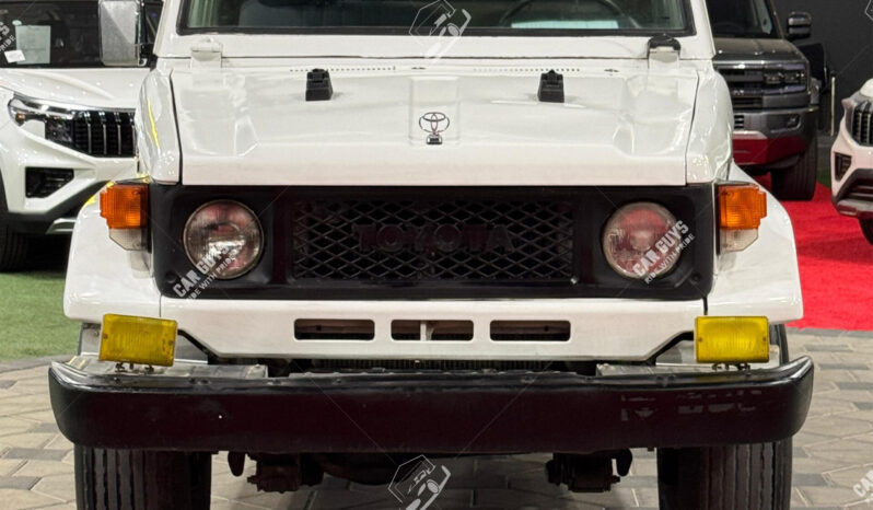 
								Used Toyota Land Cruiser full									