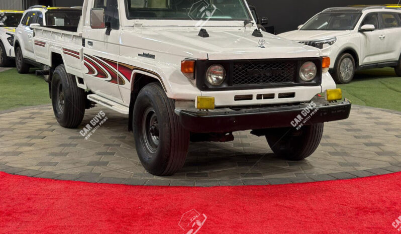 
								Used Toyota Land Cruiser full									