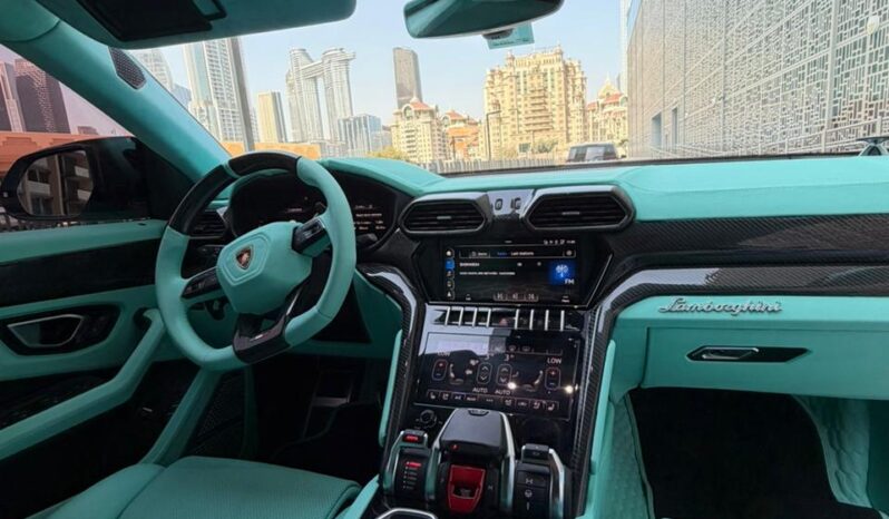 
								Used Lamborghini Urus full									