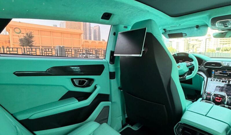 
								Used Lamborghini Urus full									