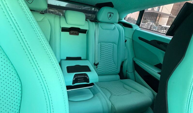 
								Used Lamborghini Urus full									