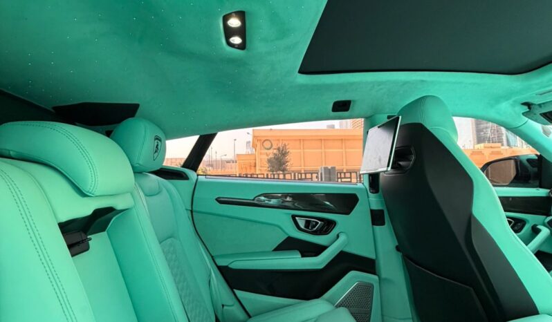 
								Used Lamborghini Urus full									